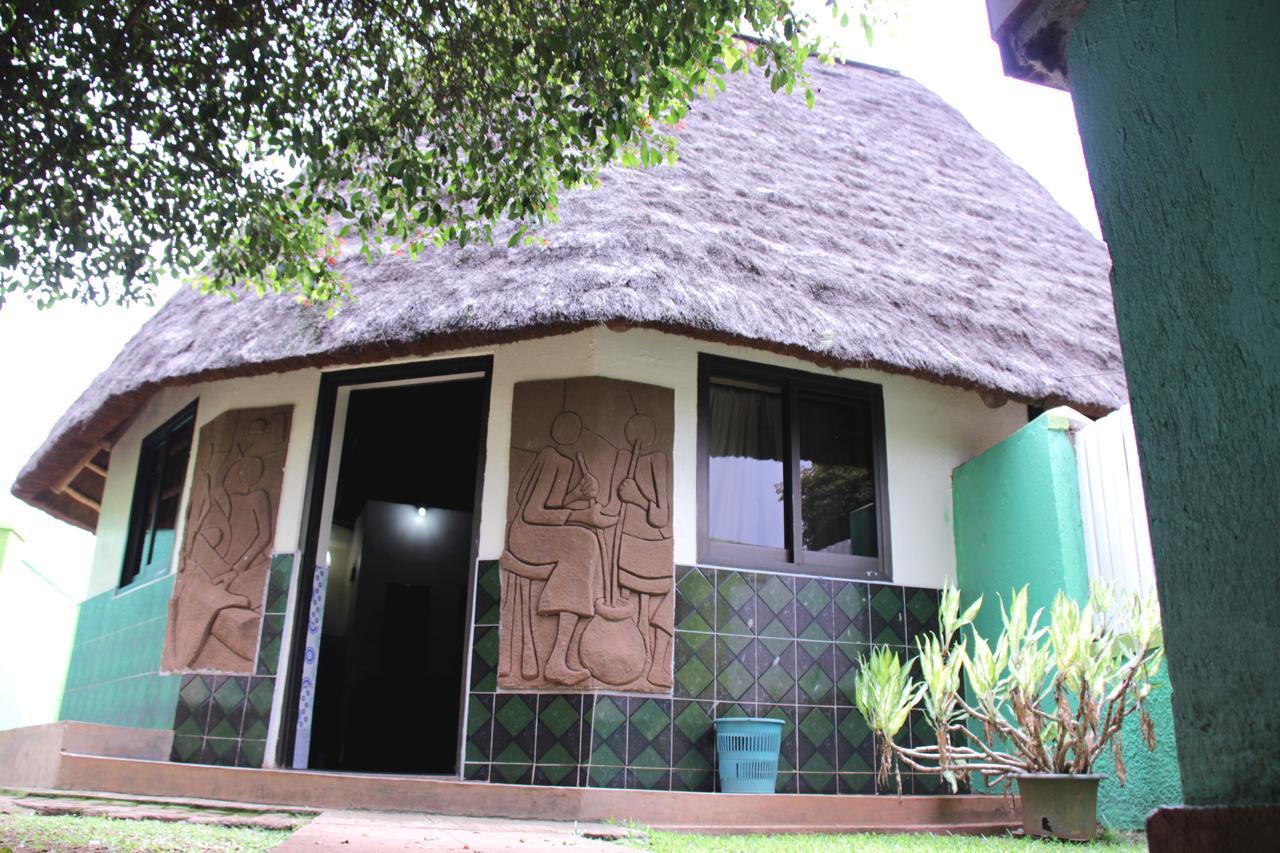 Kiwatule Cottages คัมพาลา ภายนอก รูปภาพ